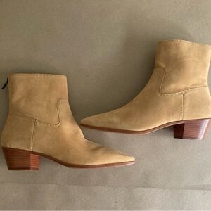 New Frye Sand Colored Suede Ellen Back Zip Bootie Size 9.5 M
